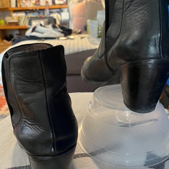 SOLD! Black leather booties, Size 9 - Picture 4 of 11